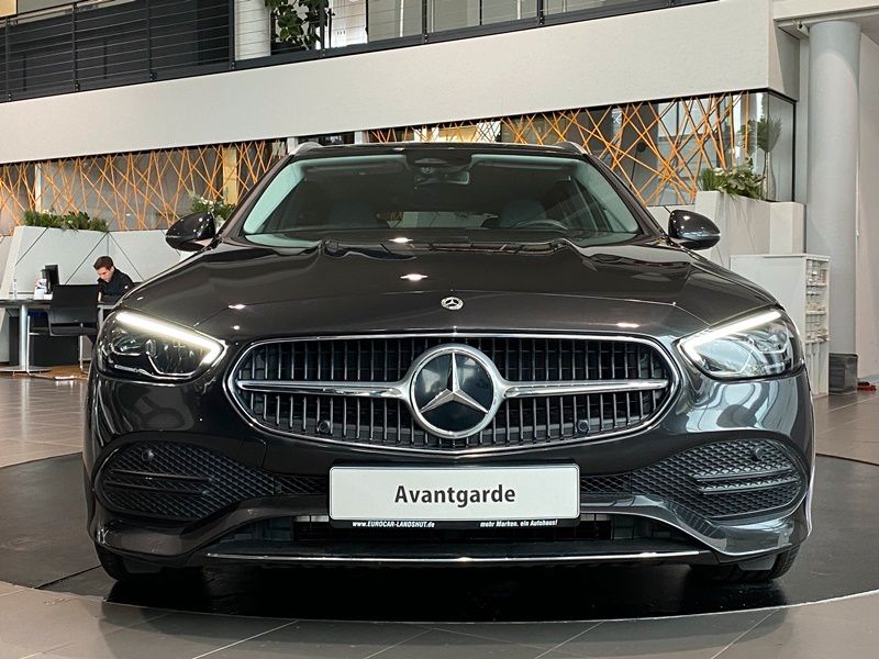 Mercedes-Benz C 220d T Avantgarde MBUX AmbienteB LCD Kam AHK