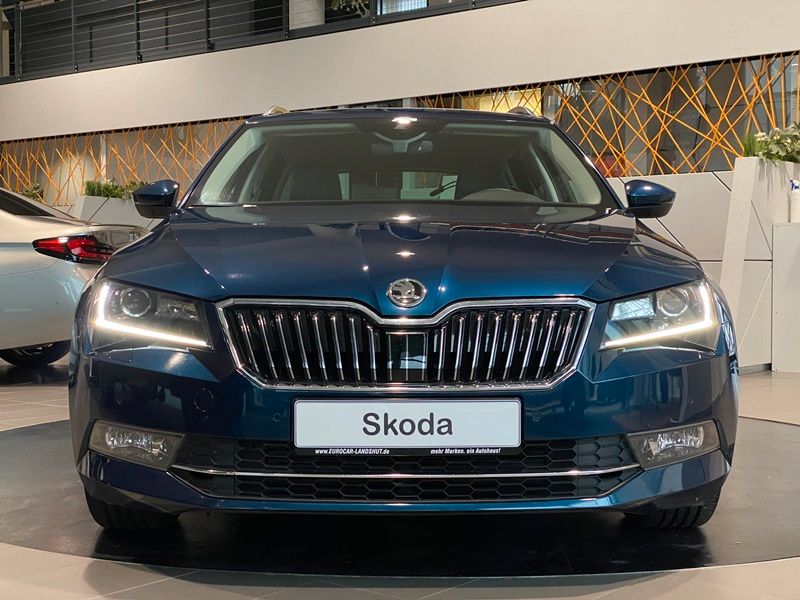 Skoda Superb 2.0 TDI Premium Navi ViCo Memory Sbel ACC