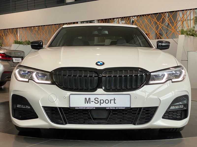 BMW 330d Lim. M-Sport CockpitProf Laser H&K HUD ACC