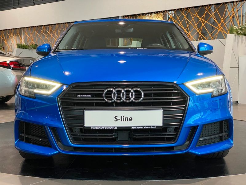 Audi A3 40 TFSI quattro S-lineBlack Navi LED Sthz ACC